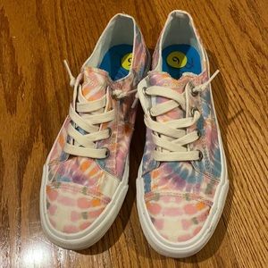 Pristine Blowfish Tie-dye Chuck Taylors Sz 9